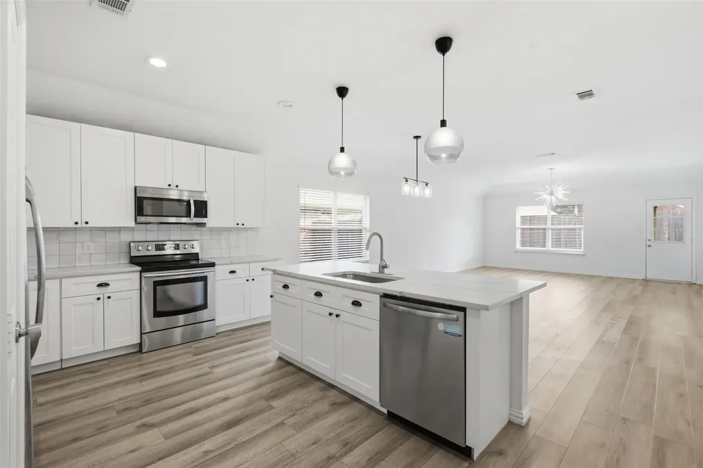 2201 Willow Creek Drive Little Elm TX 75068