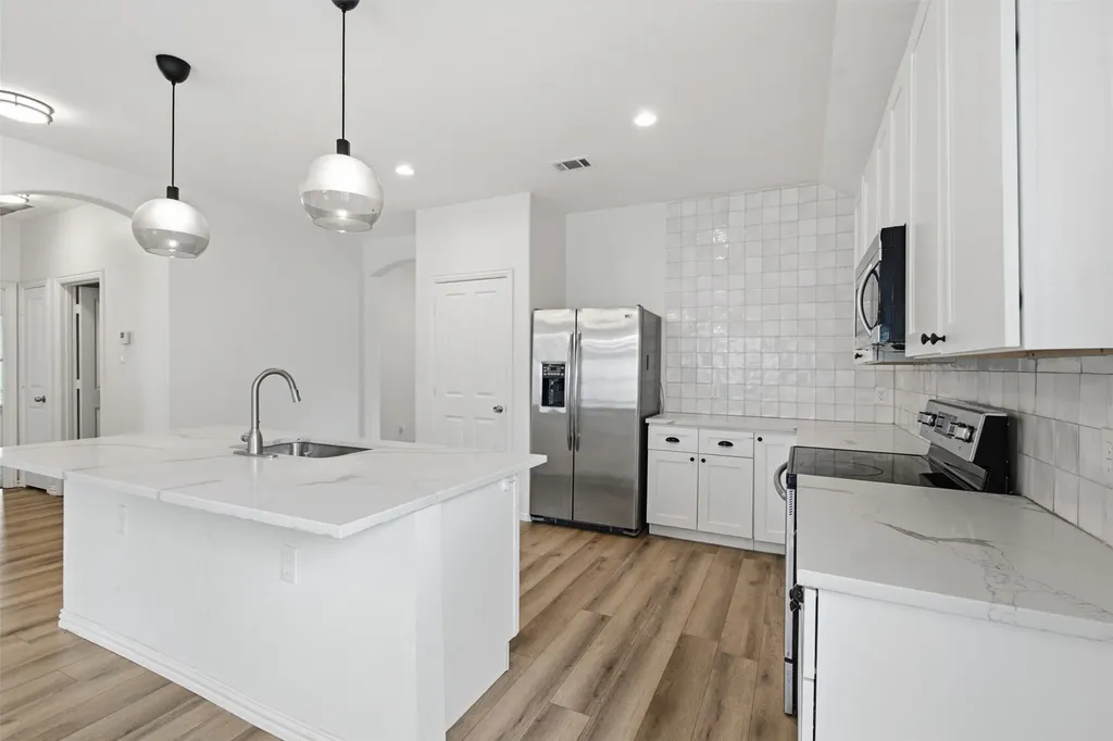 2201 Willow Creek Drive Little Elm TX 75068