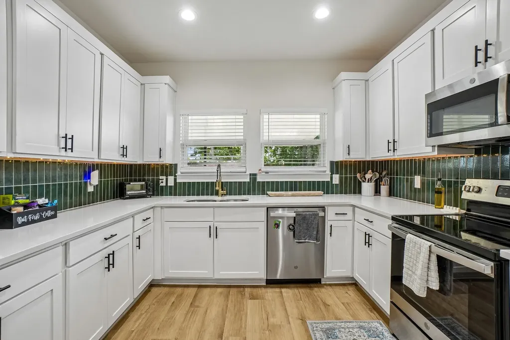 1829 Galveston Street Grand Prairie TX 75051