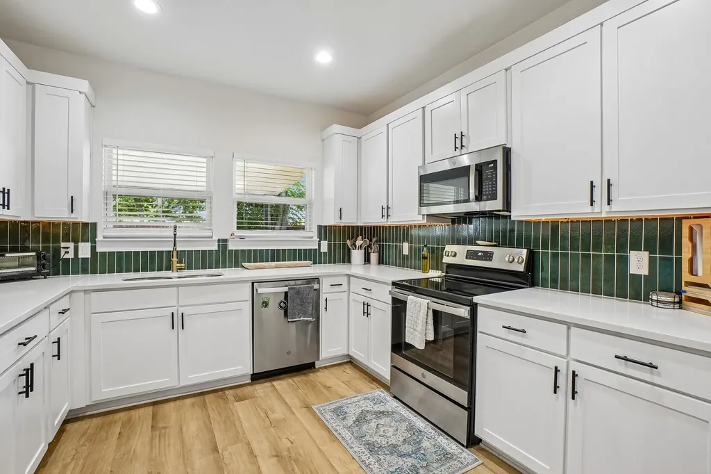 1829 Galveston Street Grand Prairie TX 75051