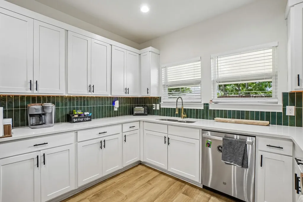 1829 Galveston Street Grand Prairie TX 75051