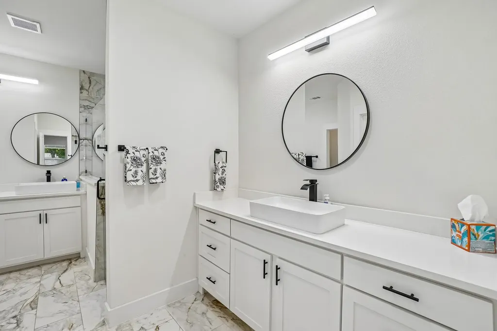 1829 Galveston Street Grand Prairie TX 75051