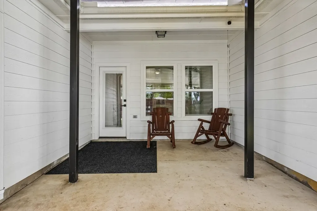 1829 Galveston Street Grand Prairie TX 75051