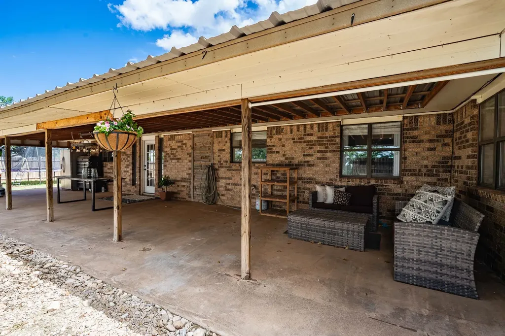 616 W Main Street Bronte TX 76933