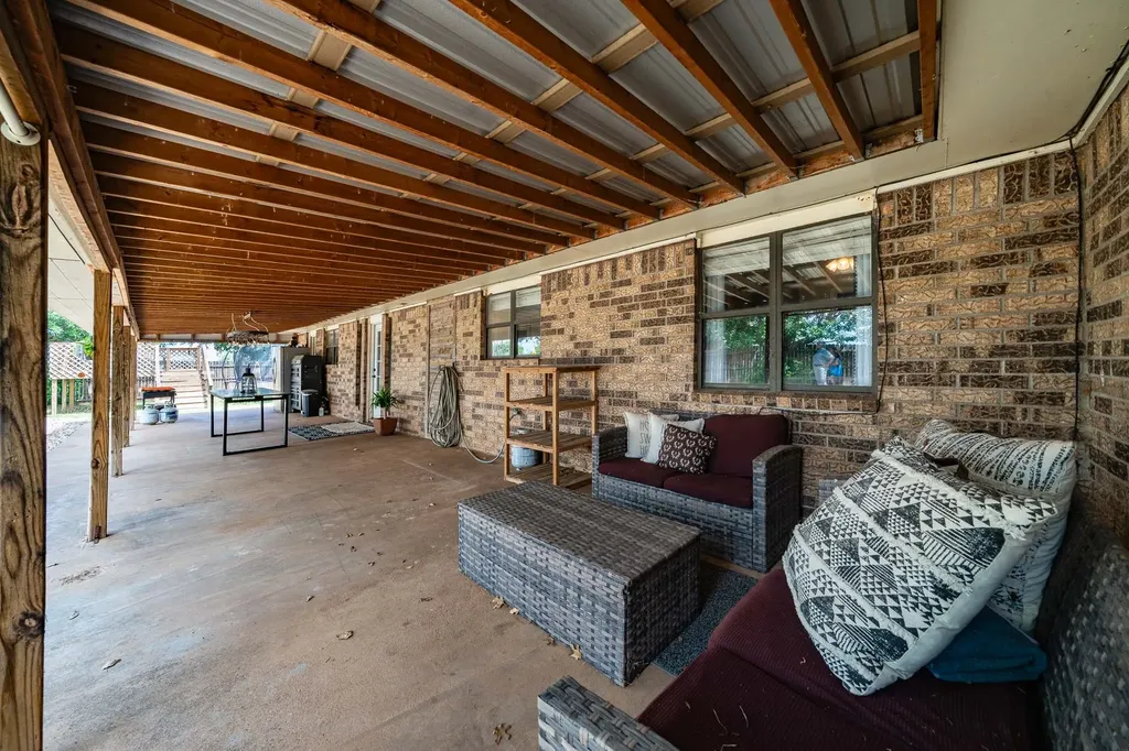 616 W Main Street Bronte TX 76933