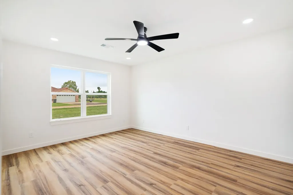 19 Private Road 35995 Powderly TX 75473