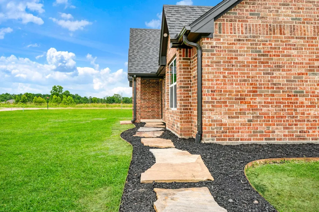 19 Private Road 35995 Powderly TX 75473