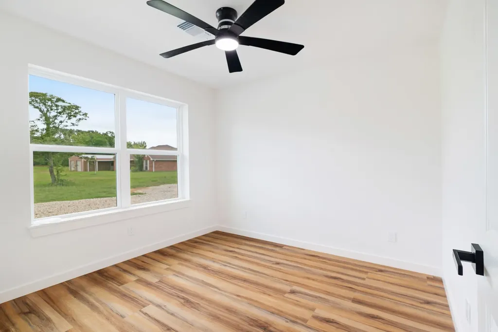19 Private Road 35995 Powderly TX 75473