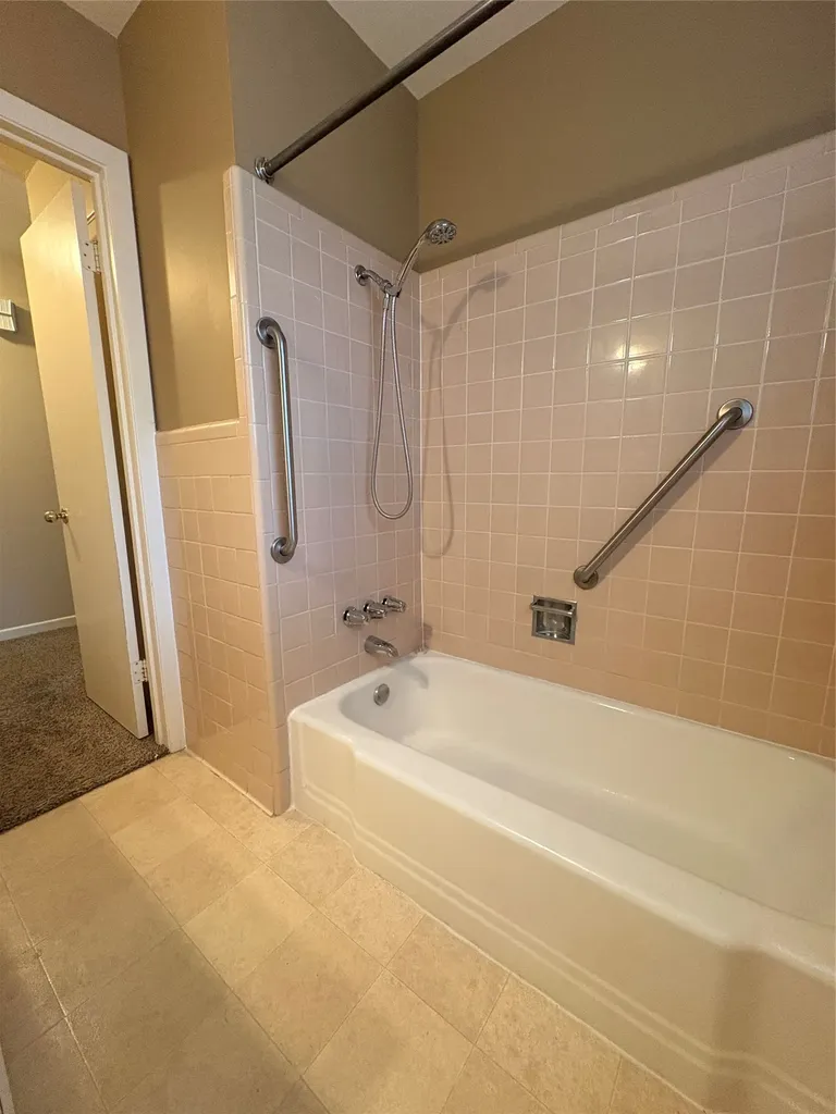 1300 Royal Oaks Drive Waco TX 76710