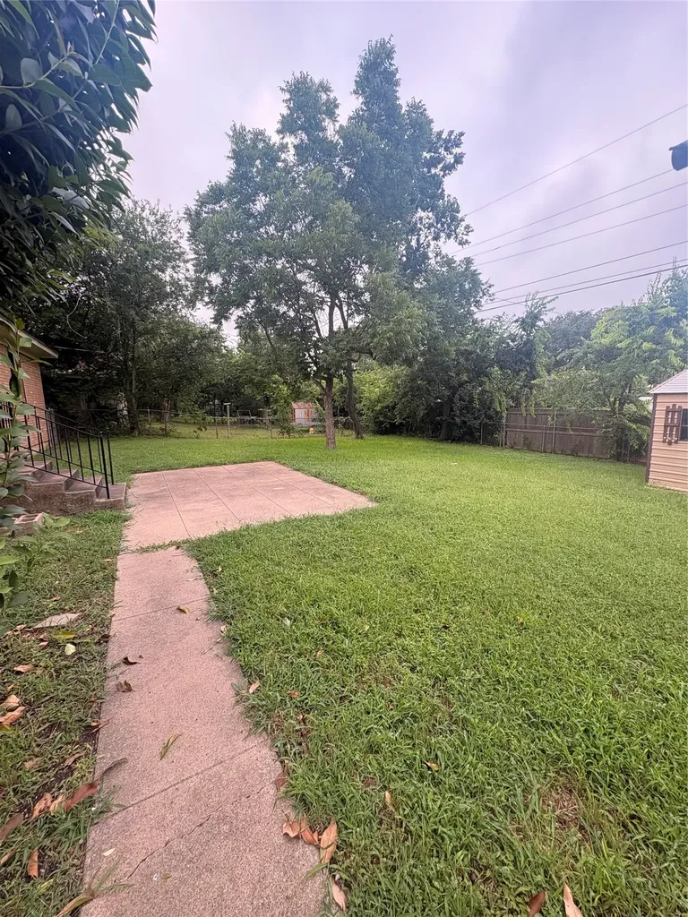 1300 Royal Oaks Drive Waco TX 76710