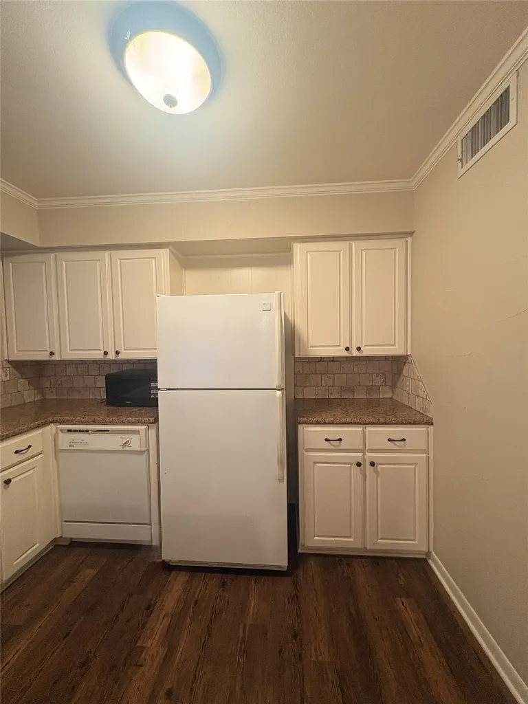 1300 Royal Oaks Drive Waco TX 76710