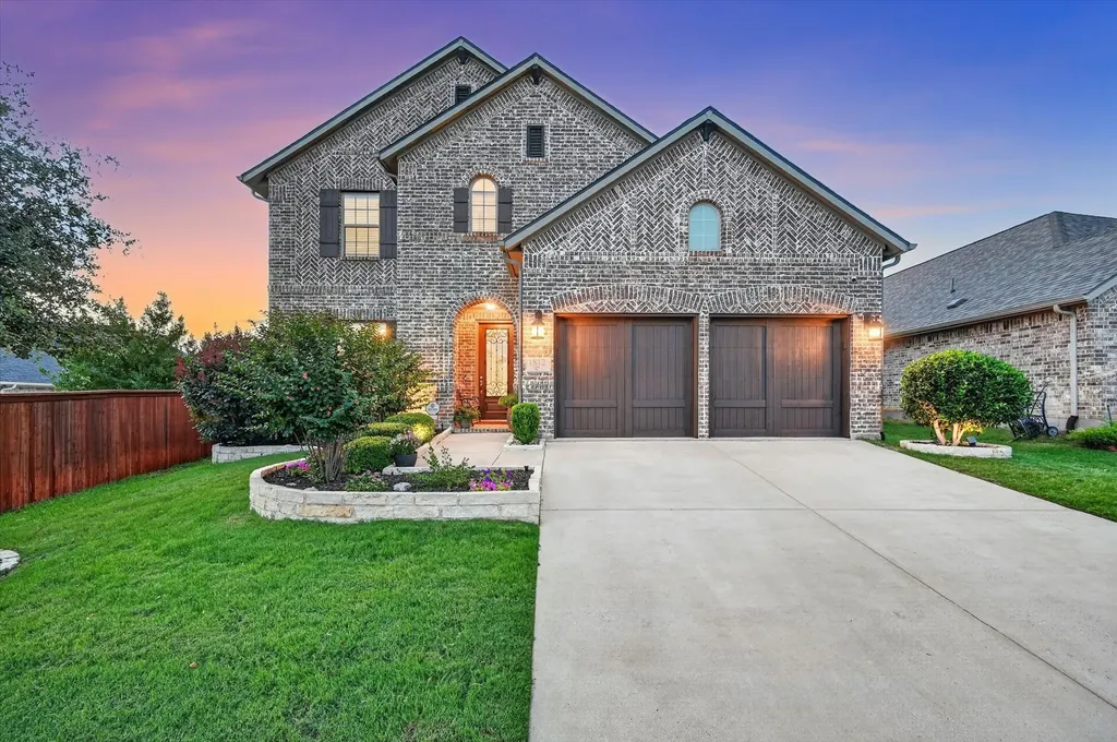 1812 Briscoe Drive Lantana TX 76226