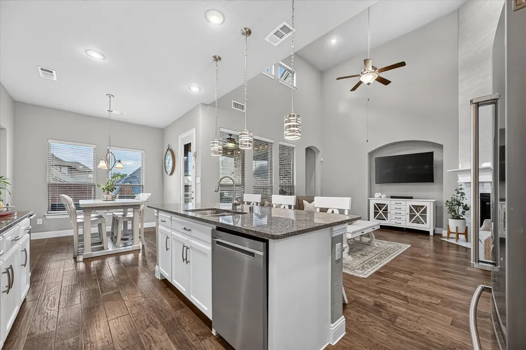 1812 Briscoe Drive Lantana TX 76226