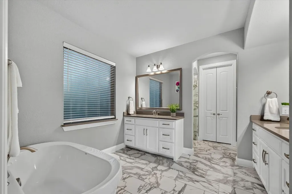 1812 Briscoe Drive Lantana TX 76226