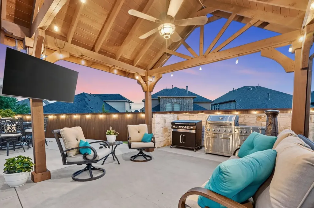 1812 Briscoe Drive Lantana TX 76226