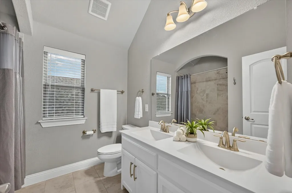 1812 Briscoe Drive Lantana TX 76226