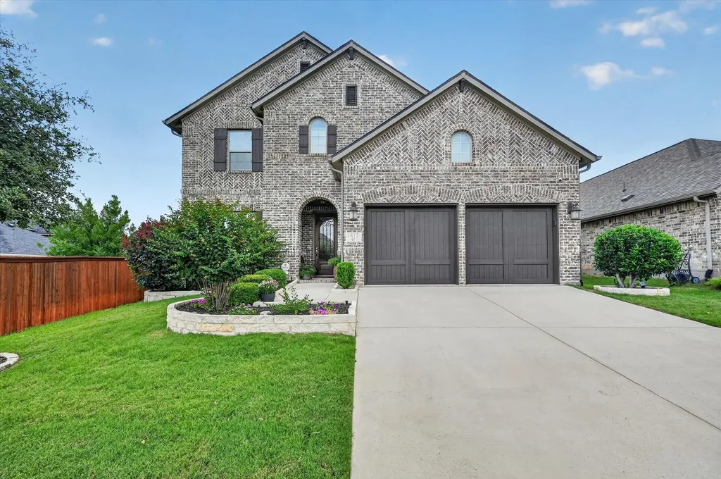 1812 Briscoe Drive Lantana TX 76226