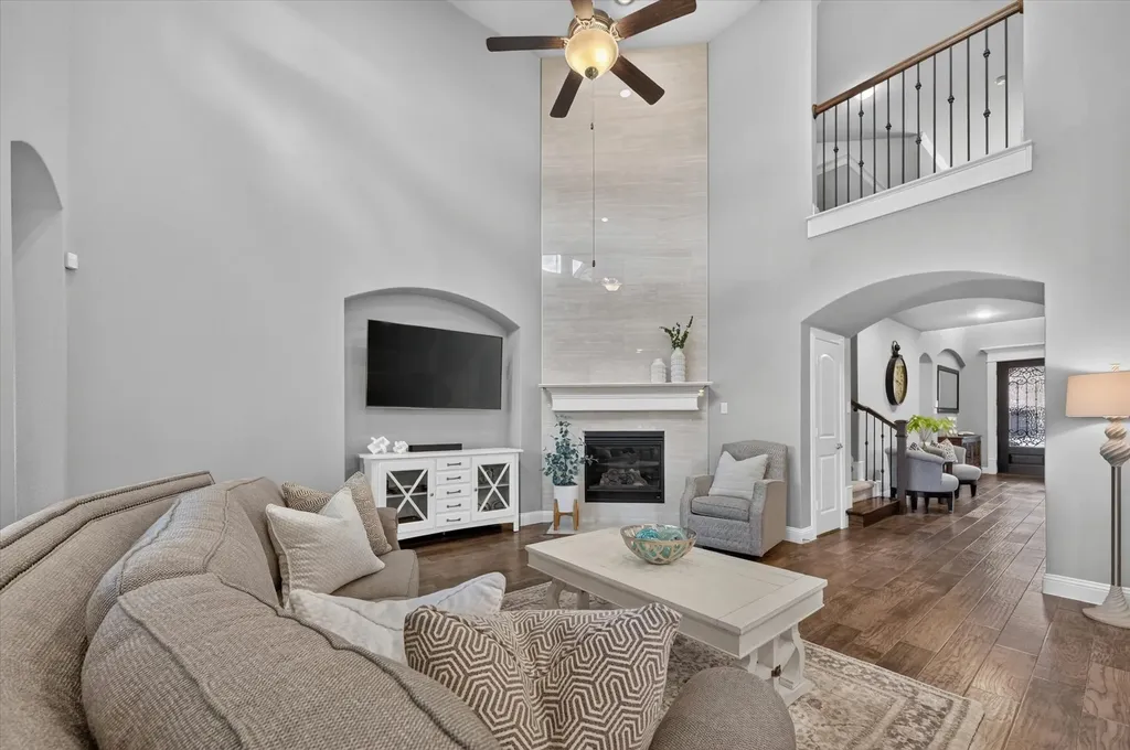 1812 Briscoe Drive Lantana TX 76226