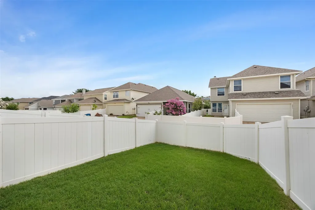 10236 Franklin Drive Providence Village TX 76227