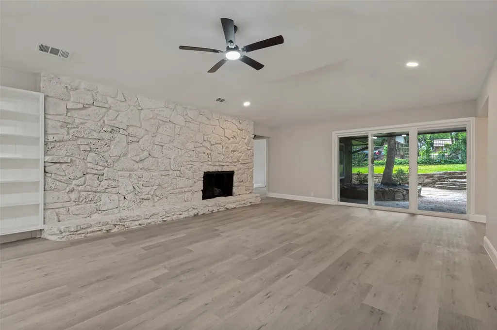 2117 Franklin Drive Arlington TX 76011