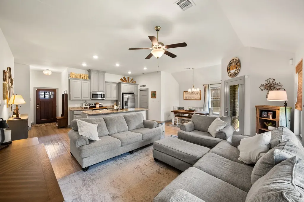 732 Edgewood Avenue Corsicana TX 75110