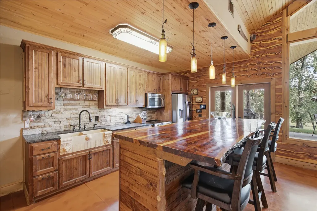 722 Three Skillet Road Springtown TX 76082