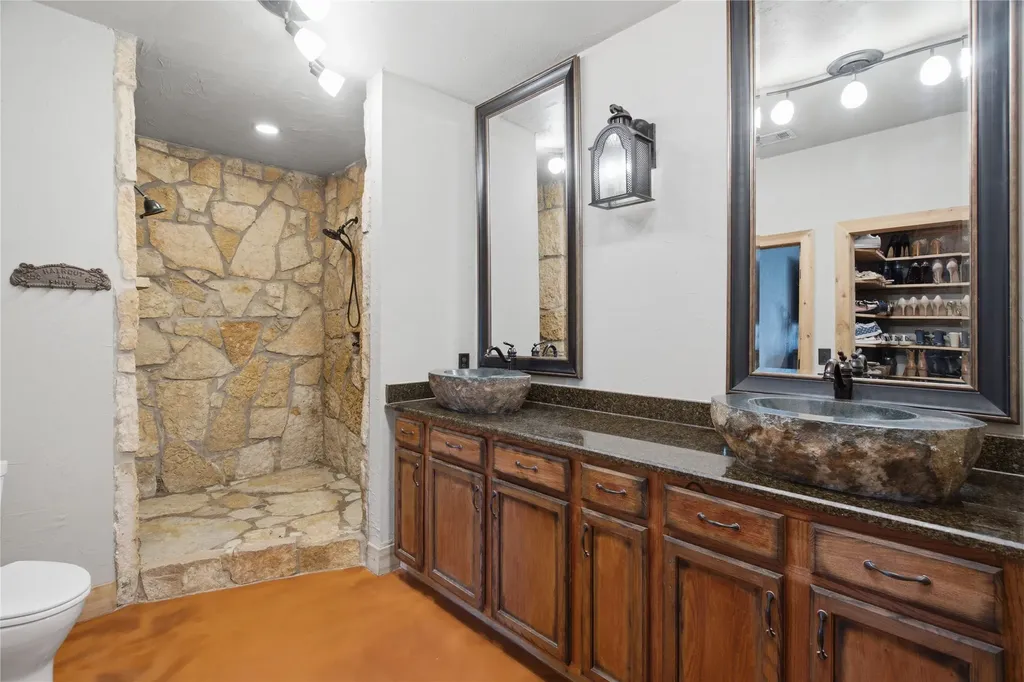 722 Three Skillet Road Springtown TX 76082