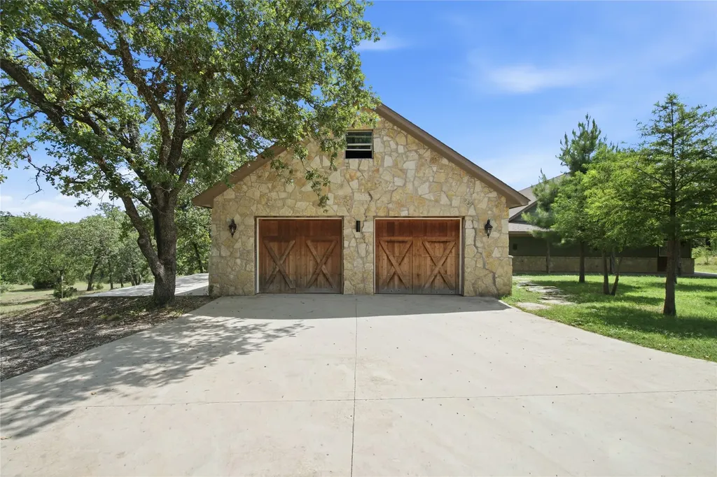 722 Three Skillet Road Springtown TX 76082