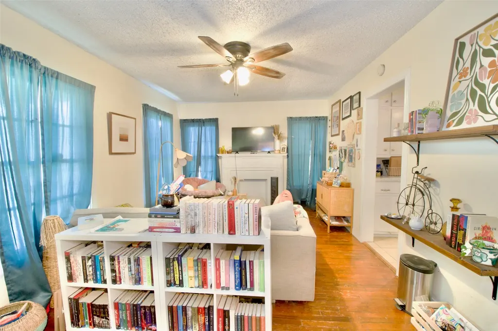2224 Live Oak Avenue Waco TX 76708