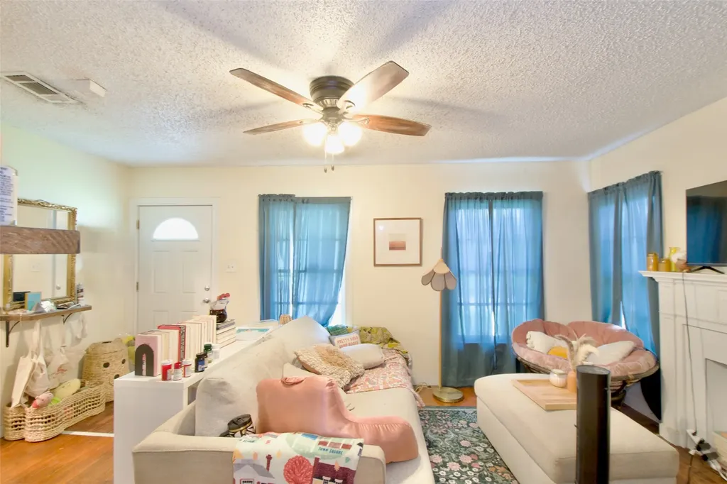 2224 Live Oak Avenue Waco TX 76708