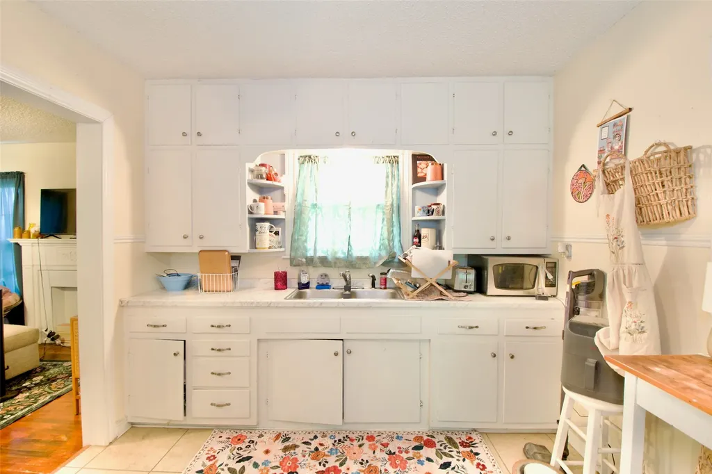 2224 Live Oak Avenue Waco TX 76708