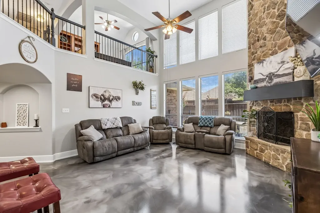 2803 Deerhurst Drive Highland Village TX 75077