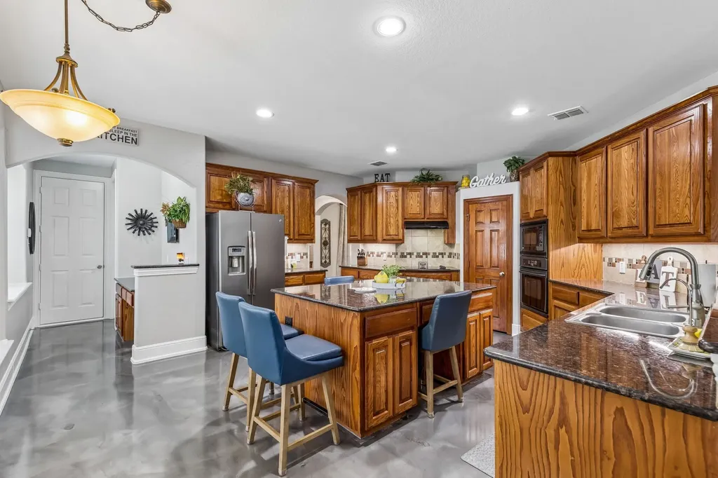 2803 Deerhurst Drive Highland Village TX 75077