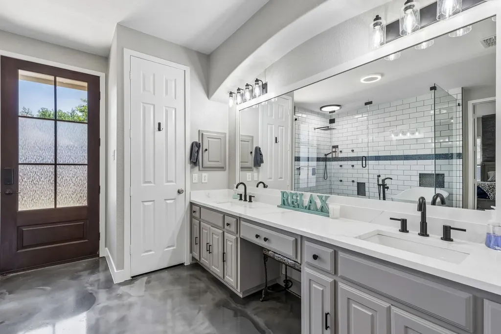 2803 Deerhurst Drive Highland Village TX 75077