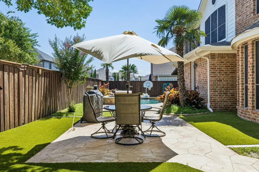 2803 Deerhurst Drive Highland Village TX 75077