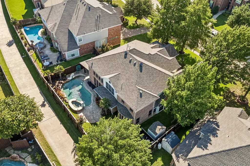 2803 Deerhurst Drive Highland Village TX 75077
