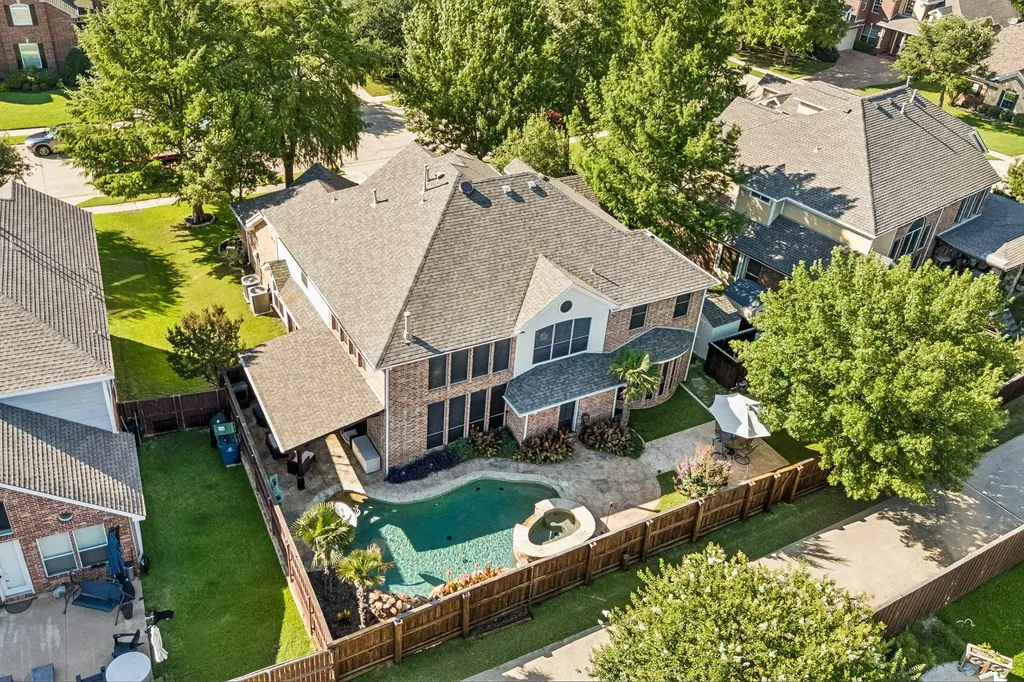 2803 Deerhurst Drive Highland Village TX 75077