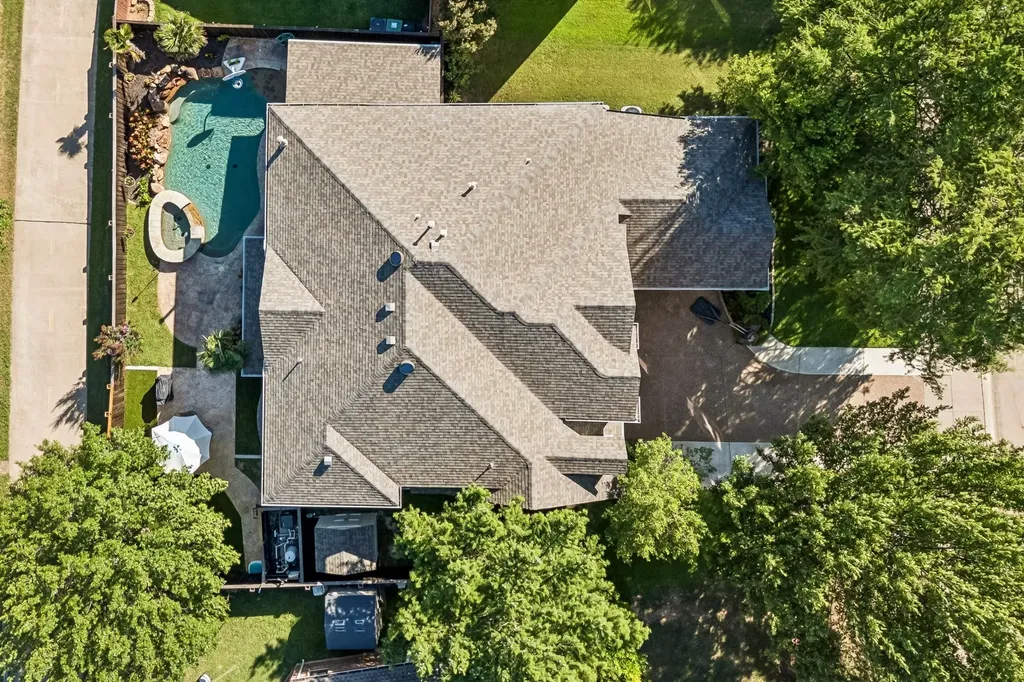 2803 Deerhurst Drive Highland Village TX 75077