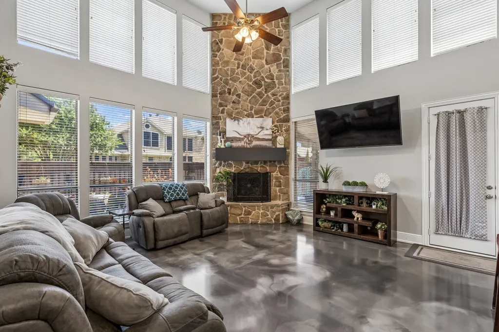 2803 Deerhurst Drive Highland Village TX 75077