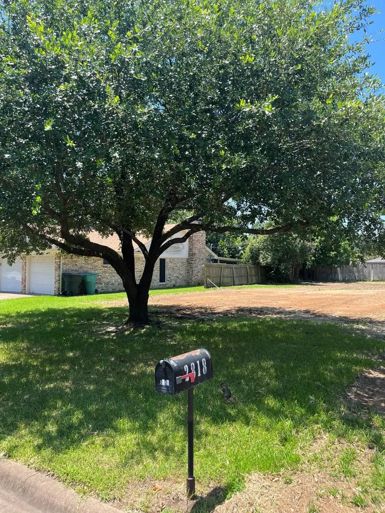 2818 Dover Drive Sherman TX 75092