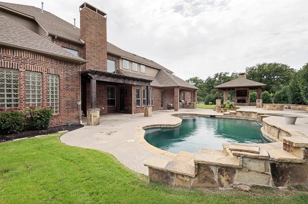 2416 Top Rail Lane Southlake TX 76092
