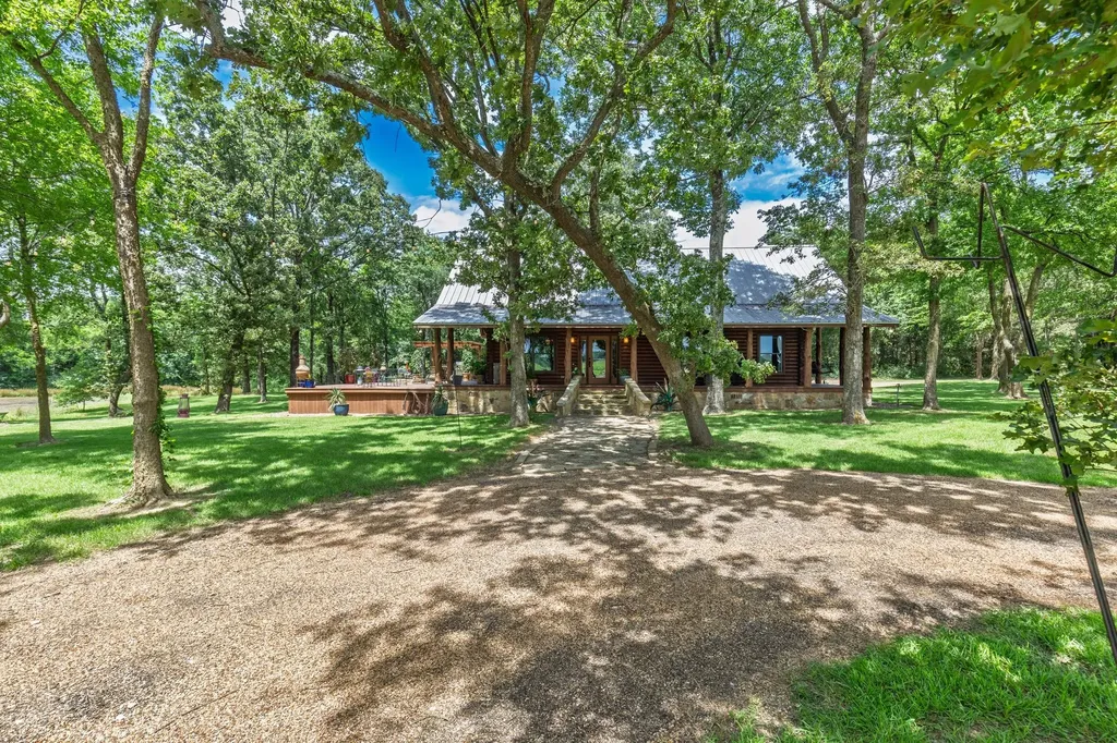 609 County Road 2421 Como TX 75431