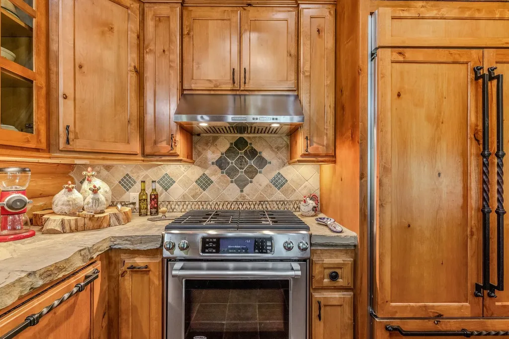 609 County Road 2421 Como TX 75431