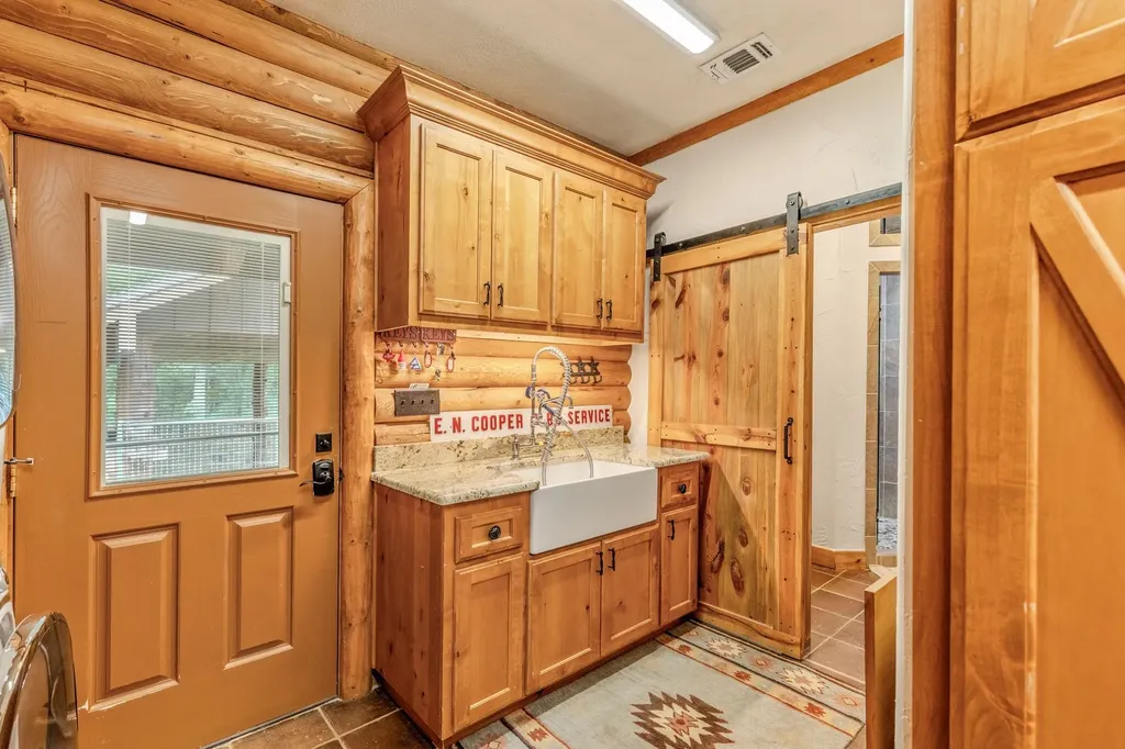 609 County Road 2421 Como TX 75431