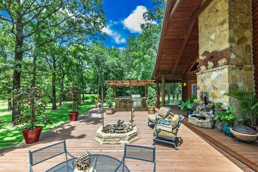 609 County Road 2421 Como TX 75431
