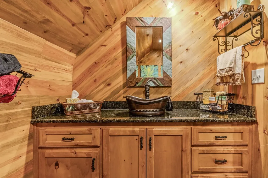 609 County Road 2421 Como TX 75431