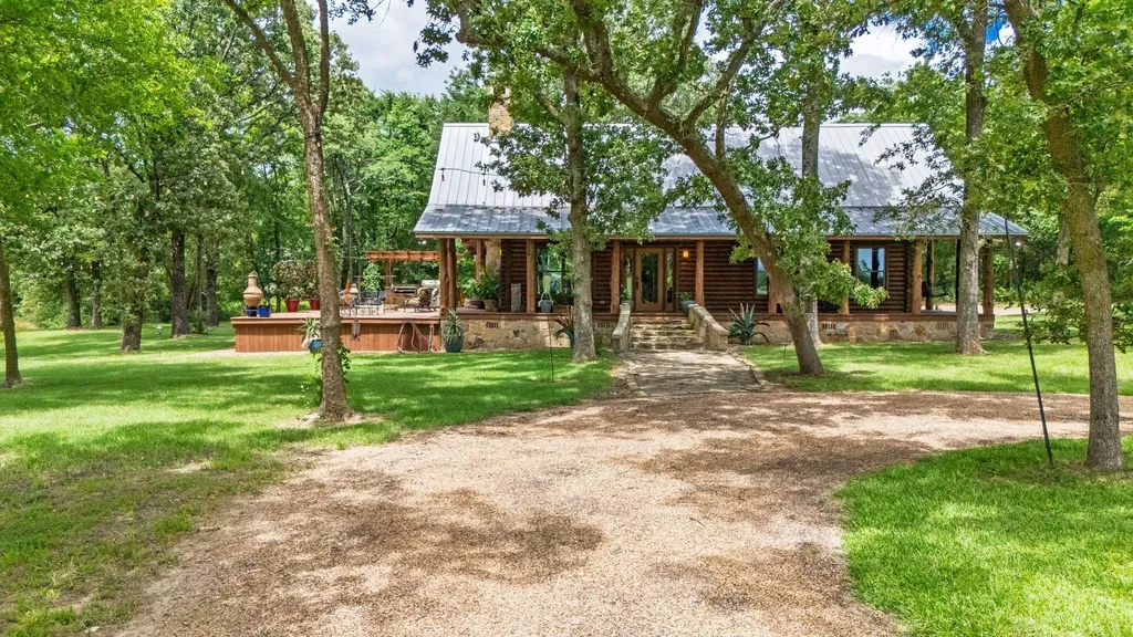 609 County Road 2421 Como TX 75431
