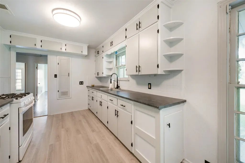 3539 Kingsbury Avenue Richland Hills TX 76118