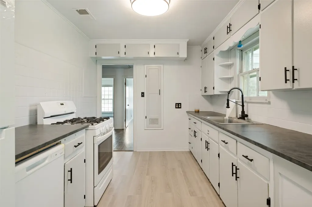 3539 Kingsbury Avenue Richland Hills TX 76118