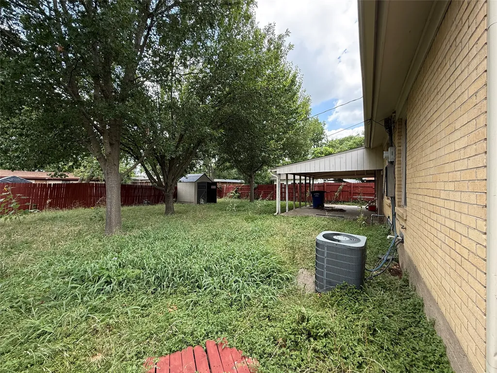 2114 Glengariff Drive Dallas TX 75228